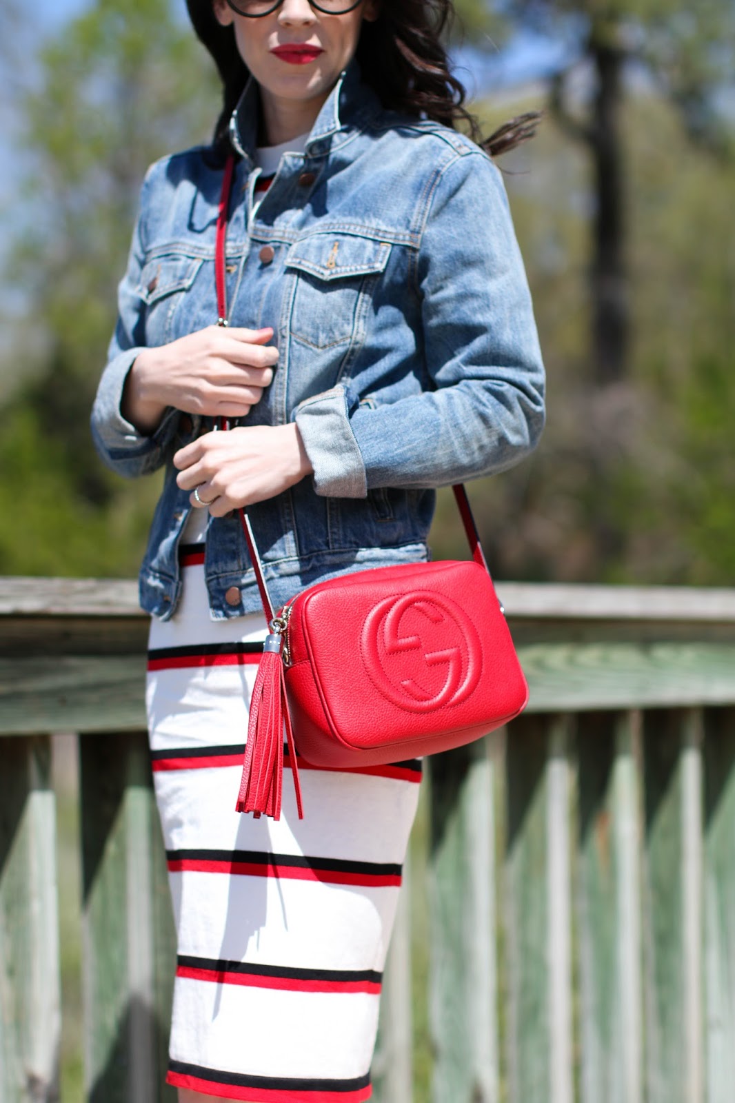 fur and bag  Casual outfits, Gucci bag outfit, Red gucci bag outfit